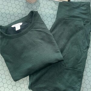 Athleta Forest Green Sweatshirt + Jogegr Set